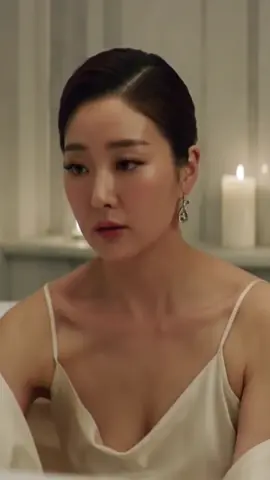 She looks calm… but her heart is storming.🎬💋 #E#ElegantVibes #Q#QuietLuxury #A#AestheticMood #E#EmotionalScene #S#SoftFocus #G#GracefulWoman #C#CinematicVibes #L#LateNightThoughts #M#MoodVideo #T#TimelessBeauty #D#DeepInThought #M#MinimalMood #V#ViralShorts #T#TikTokAesthetic #f #fyp 