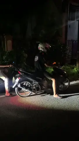 kalau dimatamu aku ini penting, mungkin ini dulu hanya akan jadi standar porting #varioledold #ledold #vario125 #savering17 #maticwar #ongkekmatic #fyp 