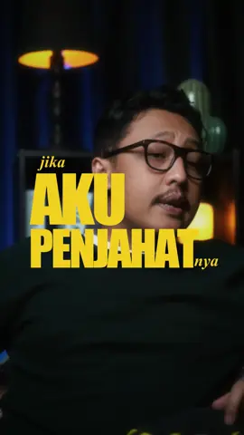 “Capek bukan karena salah. Tapi karena terus dijadiin penjahat di cerita orang.” Lo diem, salah. Lo pergi, salah. Lo bertahan, makin salah. Sampai akhirnya lo sadar...  kebenaran gak penting buat yang udah niat ngehakimi. Jadi kalau hari ini gue dicap jahat,  yaudah. Gue terima. Tapi ingat,  penjahat di mata lo... belum tentu salah di hidup gue. #Penjahat #Capek #Tuhan #quotes #realtalk