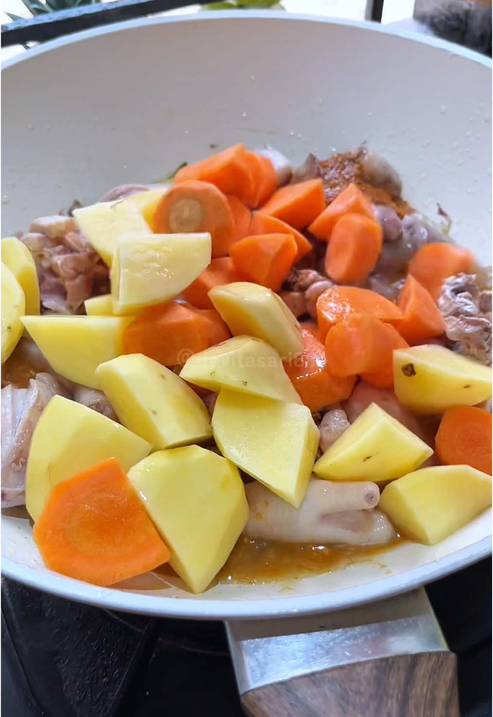 Kari ayam simpel + enak 😍 All cookware @idealifeonline #olahanayam#masakmasak#resepmudah#idealife