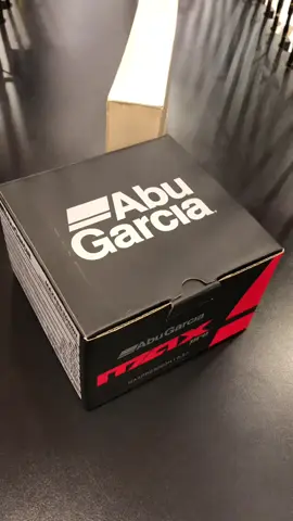 New Product Abu Garcia Max Pro. Features :  7 stainless steel ball bearings + 1 roller bearing provides smooth operation     A-Symmetric Graphite Frame and Rotor provides a lightweight and compact platform     V-Rotor system allows for a more compact, weight reducing rotor design and provides ultra-low start up inertia     V-Spool Design for a more compact, lighter weight spool     Carbon Matrix™️ drag system provides smooth, consistent drag pressure across the entire drag range     Rocket Line Management™️ system provides better control of all types of fishing lines     Rocket Spool Lip Design™️ allows better control of line coming off the spool     Machined aluminum braid ready spool allows braid to be tied directly to the spool without any slip     Aluminum handle with co-molded soft touch knobs for increased grip and comfort #bursapancingjakarta #abugarcia #saltwater #freshwater #spinning #jiggingfishing #castingfishing🎣 