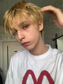 очкастый спит