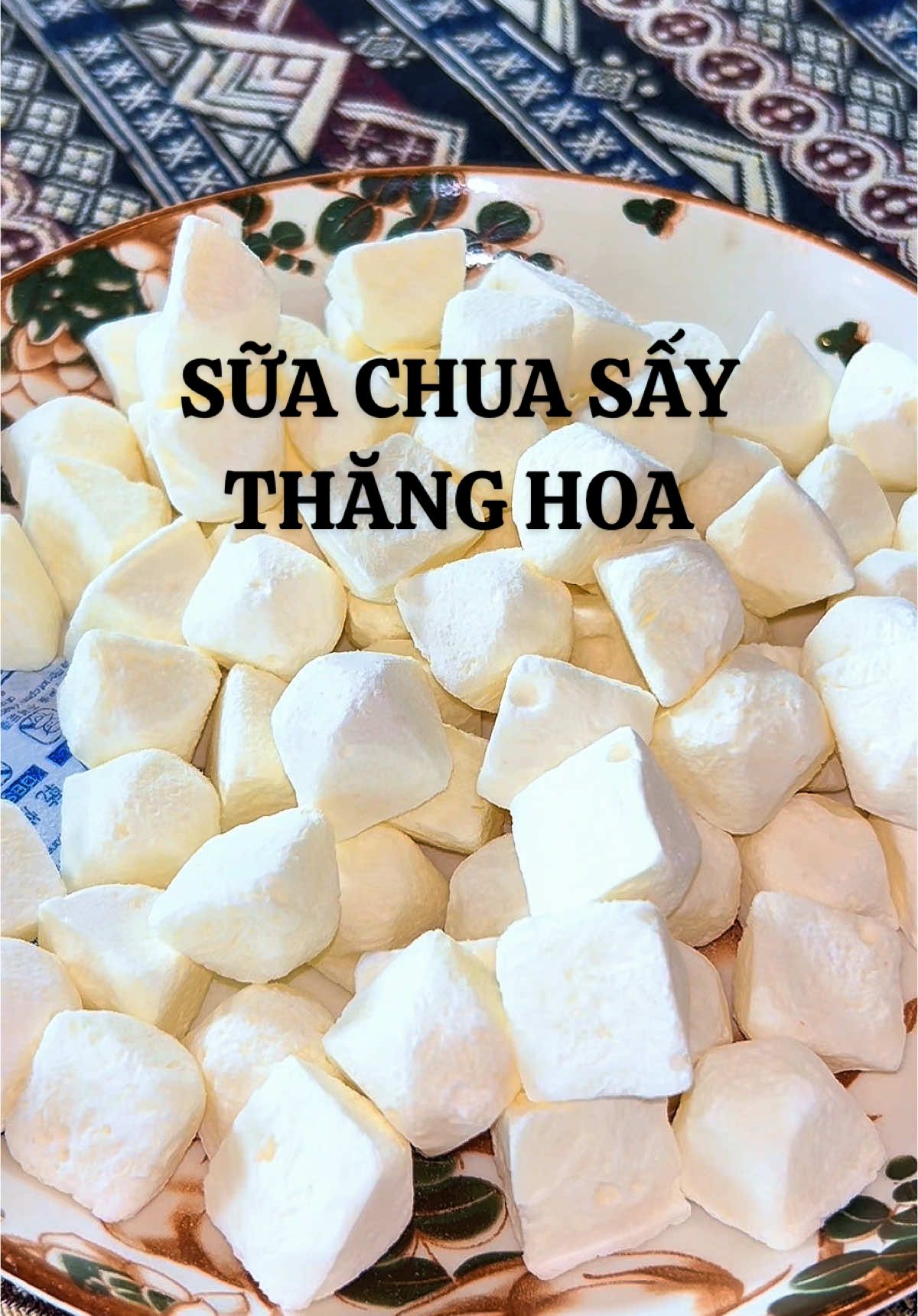Sữa chua sấy thăng hoa của nhà Chị Vàng Mill ngon nha mấy ní #suachuasaythanghoa #Ancungtiktok #tiktokfood #soholaan #anvat #muataitiktok 