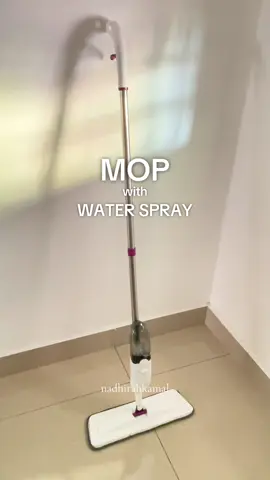 Siapa yang malas mop tu… haaa ni la penyelamat korang. #MopSantai #SprayMopBest #RumahBersihMoodNaik #DramaRumah #MopBaruSiapaNi #mop #easymop #Spraymop #mop2in1 #mopringan #moplantai #vinyl #jubin #pencuci #moodrajin #lantaibersih #moprumah #mopspray #semburterusmop #cucirumah #decorumah #barangrumah #rumahbersih #mopsenang #mopviral