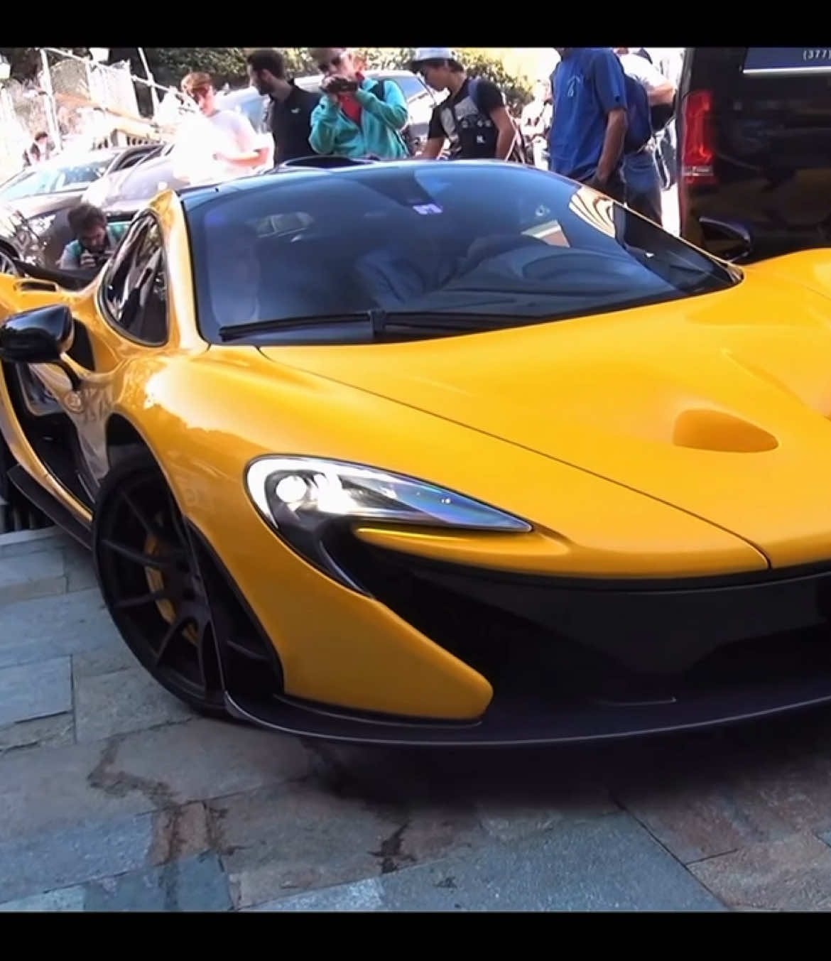 Smiley McLaren 😀 #mclaren #p1 #hypercar #caredit #cartok #cars #carspotting #carcommunity #recommendations #viral #trending #supercar #fyp 