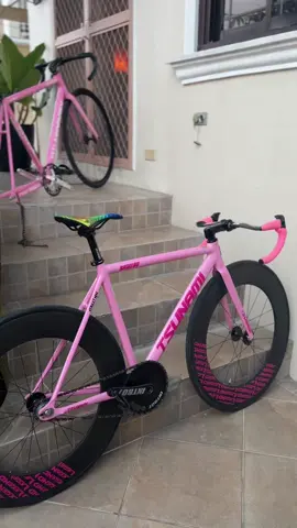 Pink oh pero diko nakulayan mundo mo #fyp #foryou #foryoupage #fixie #fixedgearph #fixedgear #velocipedes #tsunami #ardently @Nagel 