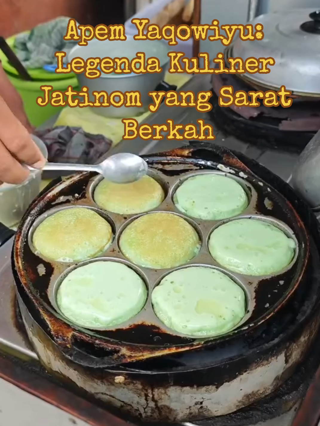 Apem Yaqowiyu: Legenda Kuliner Jatinom yang Sarat Berkah Kue apem berkah Yaqowiyu tidak hanya menjadi bagian dari tradisi Saparan Yaqowiyu, tetapi juga telah berkembang menjadi kuliner khas Jatinom yang bisa dinikmati sehari-hari. Salah satu penjual yang terkenal adalah Mbak Hanny, yang menawarkan apem dengan tekstur empuk dan harga terjangkau, yaitu Rp 1.500 per biji.   Apem khas Jatinom tersedia dalam beberapa varian rasa, seperti original, coklat, dan nangka, serta bisa dibeli dalam kemasan mika berisi 10 apem seharga Rp 15.000. Penjual apem dapat ditemukan di sepanjang jalan alternatif Klaten-Boyolali, terutama di sekitar pertigaan Koplak Andong, Desa Tangkilan, Kecamatan Jatinom. Kini, apem tidak hanya dijual saat perayaan Yaqowiyu, tetapi juga tersedia setiap hari, memberikan kesempatan bagi wisatawan dan masyarakat sekitar untuk menikmati kelezatannya kapan saja.   #ApemYaqowiyu #KulinerJatinom #WarisanBerkah #ApemLegendaris #SaparanYaqowiyu #KueApemEmpuk #KulinerHitsJawa #BerkahTradisi 