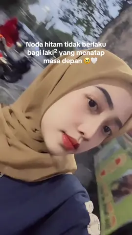 Gawsah takut ga nikah Luna maya nikah di umur 41 tahun ingat ya 41 tahun.