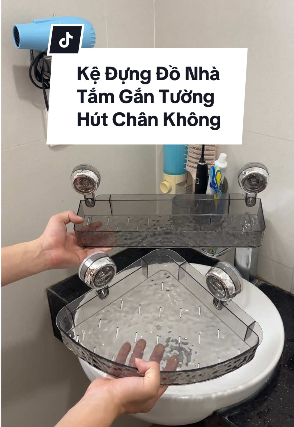 Kệ đựng đồ nhà tắm & nhà bếp gắn tường không cần khoan đục hay dính keo #sanphamxuhuong #housecare #xuhuongtiktok #runggiadung2 #giadungnhatam #kedungdonhatam #kenhatamdantuong #ttlk 