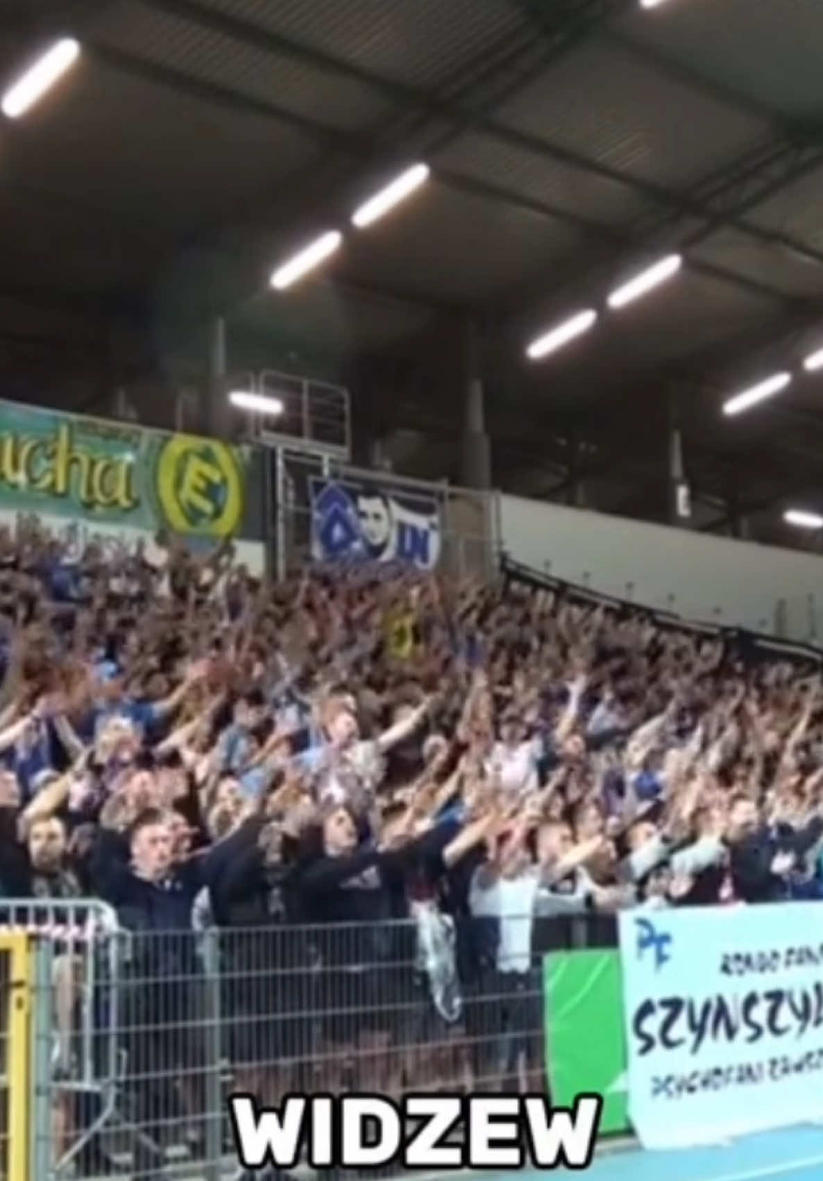 🤜🏻🤛🏻!!! #ruchchorzów #ruch #chorzów #averuch #wrwegang💪 #ruchchorzow #ruchchorzowultrass #ruchchorzow1920 #ruchchorzów🔵⚪️ #psychofans 