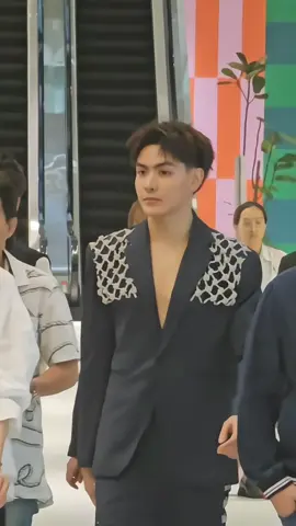 He’s so handsome🫠 #joongarchen 