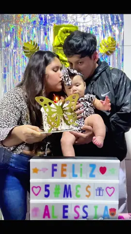 5 meses mi princesa tan rápido pasa el tiempo 🥰28-04-25🥰😘✨ no sabes cuán feliz nos haces ❤️ #paratii #viralllllll #cumplemes #baby #pfypシ #bebe #primcesa #cumplemesbebe #linda #mireina👑💕 #5meses #xybca @Frank Jonathan Moral 
