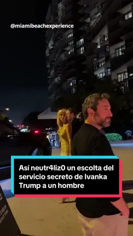 👉 Apartó de inmediato al hombre, que presentaba una amenaz4. Tras la investidura de Donald Trump como presidente de Estados Unidos, su familia volvió a recibir protección constante del Servicio Secreto.  Este servicio se extiende a su esposa, Melania Trump, y a sus hijos, incluidos los mayores como Ivanka Trump. El pasado sábado, Ivanka fue protagonista de un tens0 momento cuando un hombre se acercó demasiado mientras ella y su esposo, Jared Kushner, se dirigían a su coche oficial.  Un agente del Servicio Secreto intervino de inmediato, apartando al individuo que había invadido el perímetro de seguridad. El incident3 fue confirmado por el organismo, que recordó la importancia de mantener distancia durante las operaciones de protección. 📹 @miamibeachexperience #ivankatrump #seguridad #donaldtrump #serviciosecreto