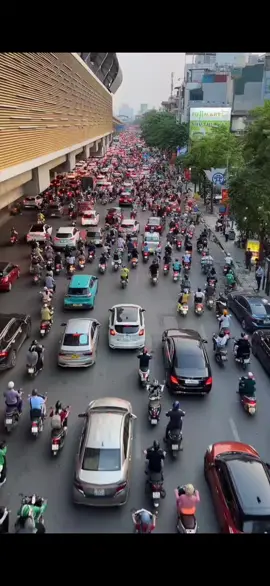 Hà Nội mùa này đẹp thật...#hanoi #canhdephanoi #HoangDong #nhachaymoingay #xuhuongtiktok #xuhuongtiktok2025 