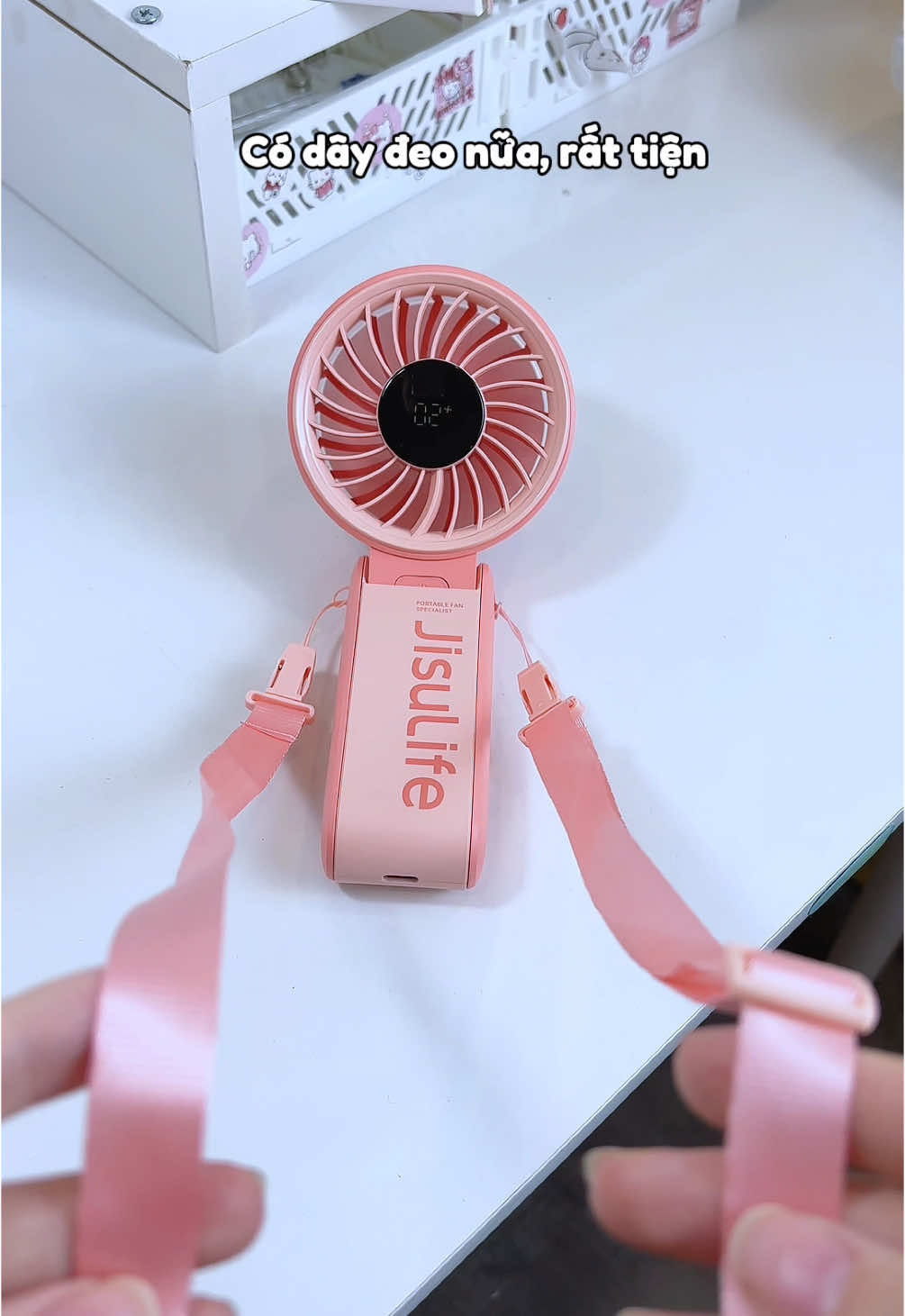 1 chiếc quạt mini cầm tay pin trâu mà mùa hè nắng gắt như này ai cũng cần phải có,, mang theo rất tiện #quatminicamtay #quatjisulife#quatjlife #quattichdien #quatcamtayjisulife 
