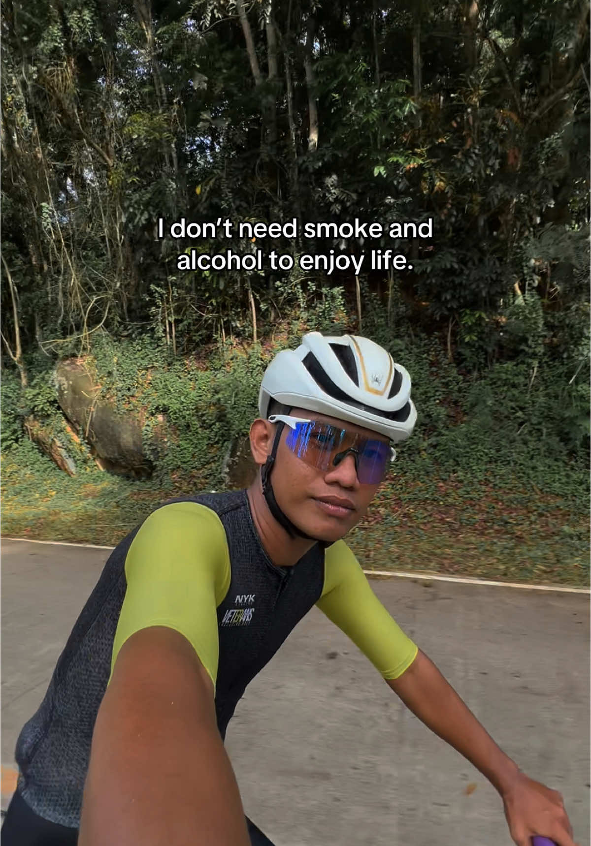 Bike is enough to enjoy life.👌