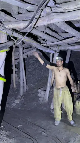 Giving Signal to pull the trolley #undergroundmining #cave #mining #minecraftmining #blackdiamond #usatiktok #foryou #coalmining 