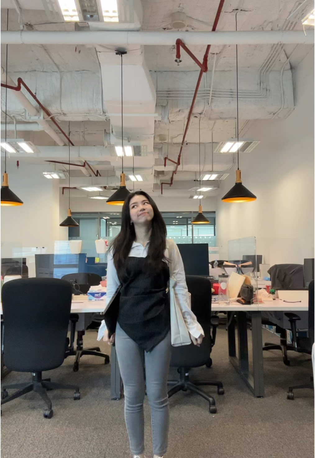 outfit ngantor versi cosplay jadi keponakan CEO @seren.clothing 👠 #fyp #OOTD #outfitcheck #petitefashion #workoutfit #outfitideas #outfitinspo 