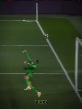 Gigio Donnarumma est injouable depuis Liverpool c’est abusé.🧱🇮🇹 | #trzzedit #fyp #football #footballedit #footballtiktok #footballvideo #psg #parissaintgermain #psgfans #❤️💙 #ldc #liguedeschampions #skills #baller #goalkeeper #gardiendebut 