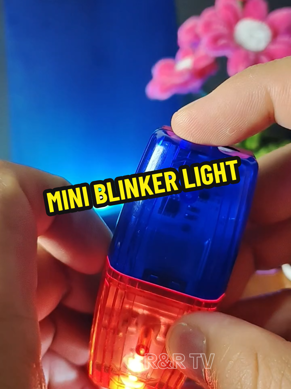 Mini blinker light for bicycle, Shoulder police lights, guard light, Emergency light #light #flashinglightswarning⚠️ #warninglights #blinker #minilights 