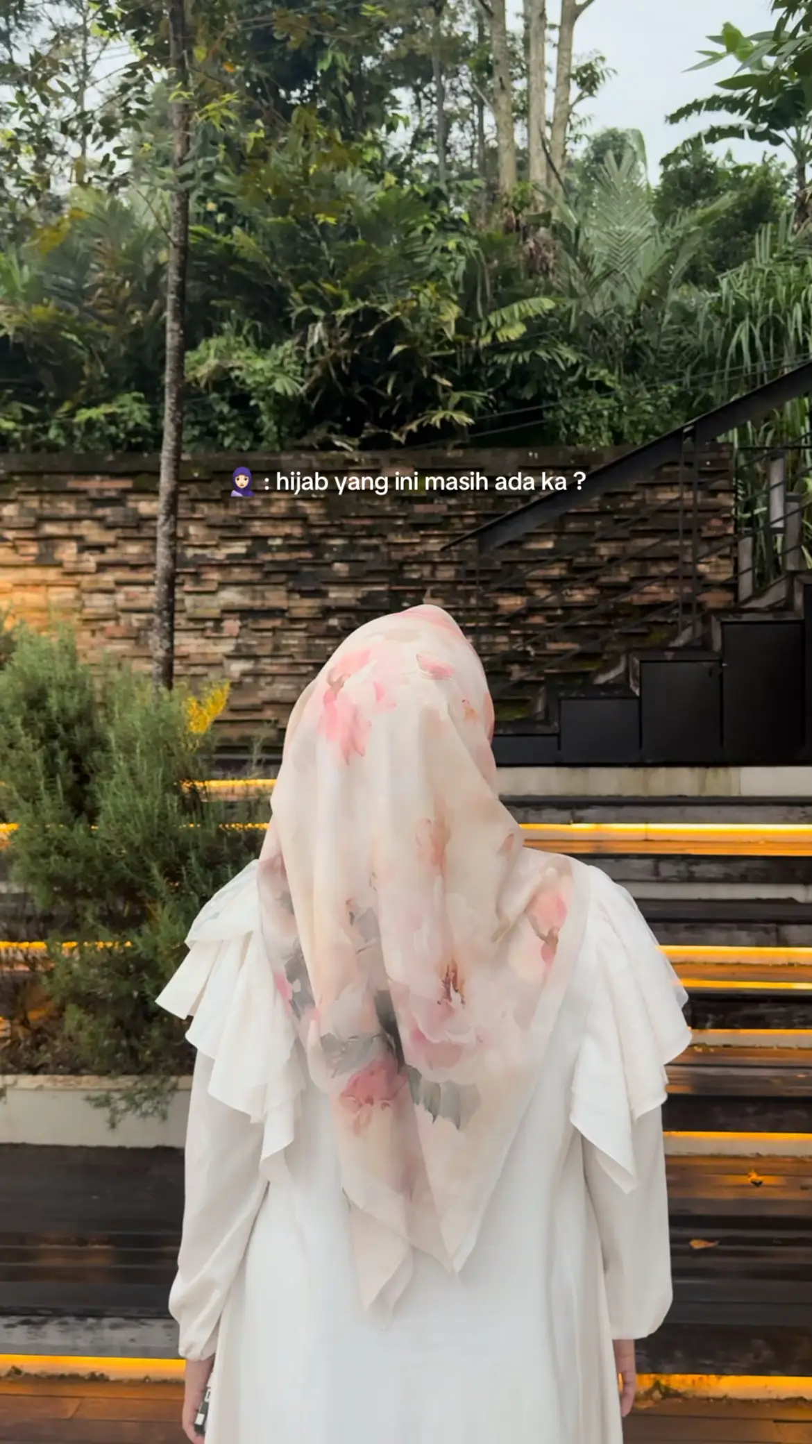 Pilih salah satu ya motifnya, biar yang lain kebagian 😋 #hijab #hijabmotif #hijabsegiempat 