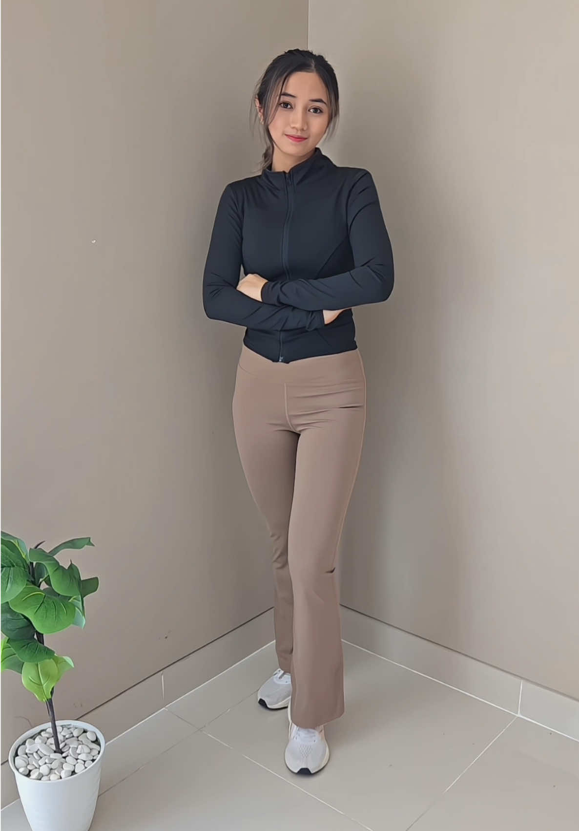 model cutbray buat olahraga? ini cakep poll…harus punya semua warna nih 😭 #celanawanita #leggingwanita #leggingcutbray #leggingflare #atasanwanita #jaketolahraga #ootdgym #outfitolahraga #racuntiktok 