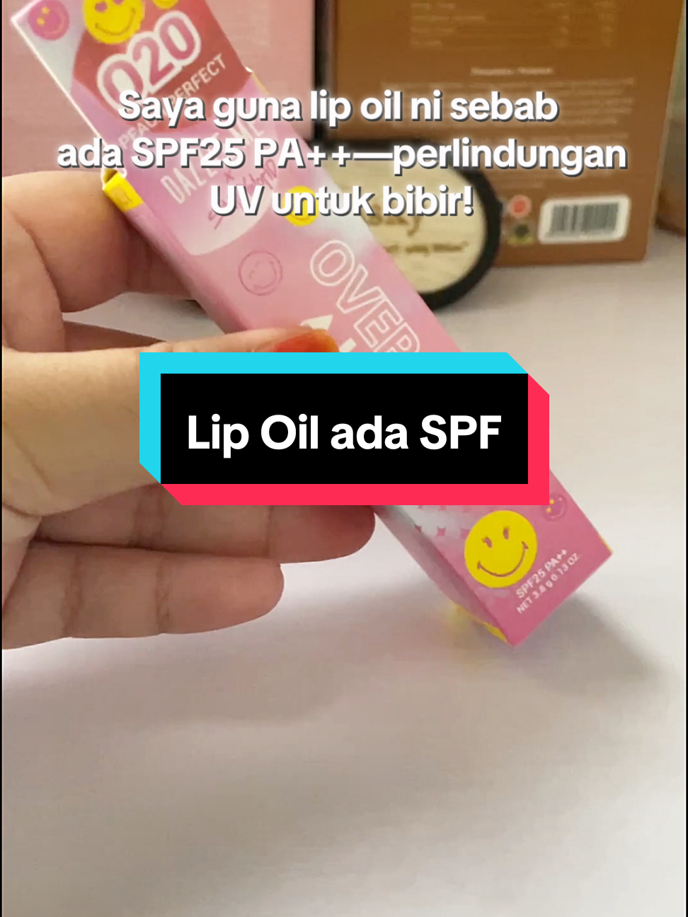 Pakai kat rumah pun boleh #DazzleMeLipOil #SPFLipCare #PerlindunganBibir #LipOilDenganSPF #CikMaskyReview #creatorsearchinsights 