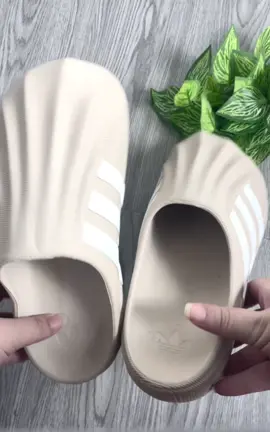 #CapCut #depxinhmoingay #sục #depbitmui #adidas  Dép sục siu dễ phối