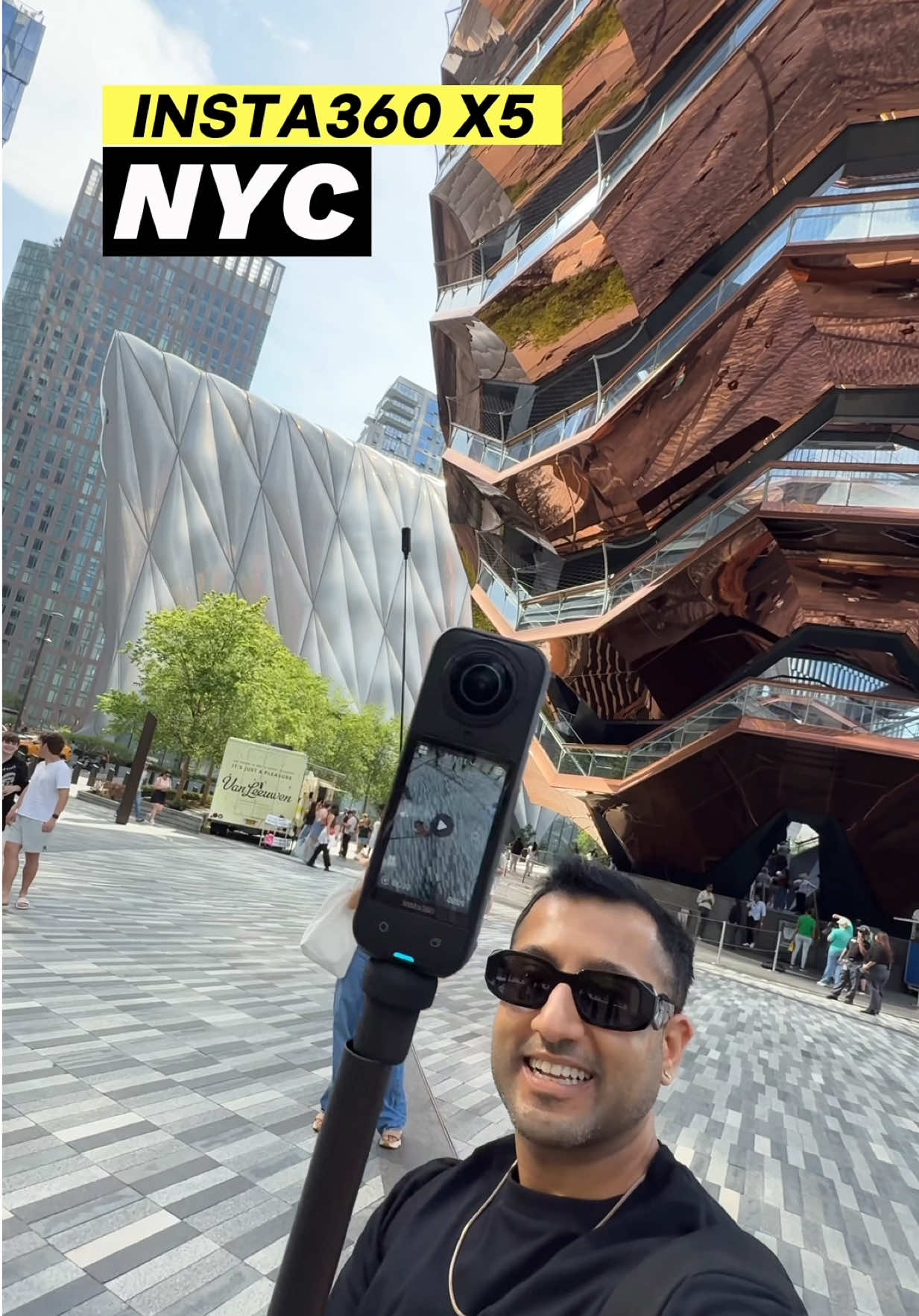 Running around NYC with my NEW Insta360 X5 🏃🏽‍♂️🔥 #insta360 #insta360X5 @insta360_official 