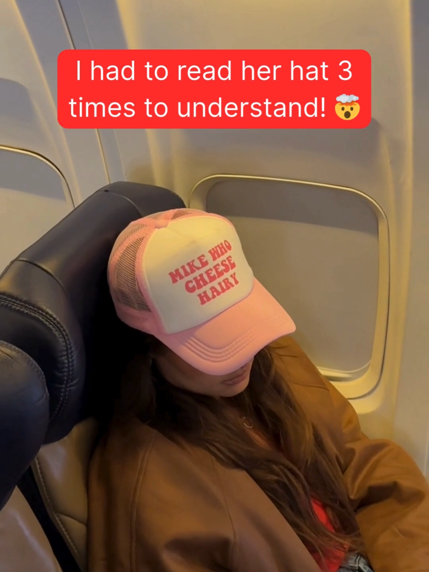 Wait til you see what it says! 😱 #travel #airplane #Flight #Hats