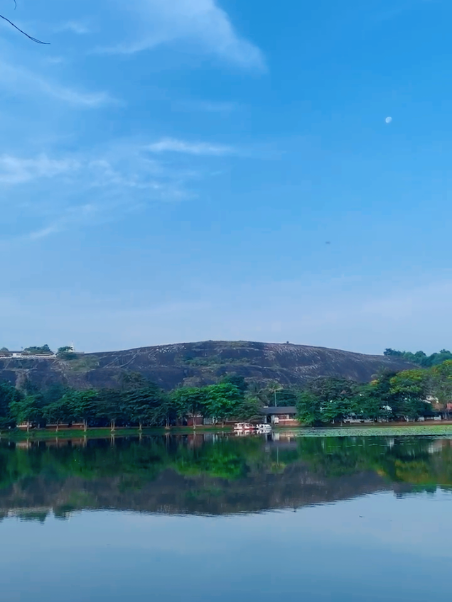 රන්තාලිය වැව ළඟ... උන් කාලය මතකද...😌 #athugala #athugalaweherawadina #foryoupage #fyp #viral #coversong 