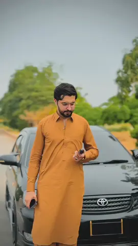 Kuch tho us mei khaas baat thi…!!! 😩♥️ #hurrairahmad #hurrairahmadpoetry 