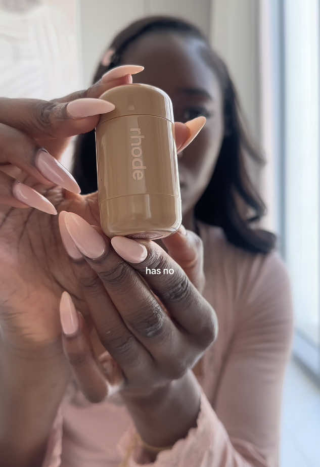 day two in dubaiiiii 🫶🏾🙃 I don’t understand how they function in the summer it’s way too hot 🥲  #fyp #foryoupage #Vlog #dubai #dubaivlog #dubaitiktok #dubailife #blackgirltiktok  @rhode skin @Sol de Janeiro 