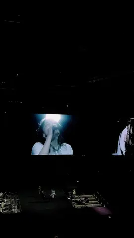 creep by billie eilish!! #billieeilish #creep #radiohead #creepradiohead #billie #hmhas #hmhastour #amsterdam #fyp #foryou #finneas #wwafawdwg #hte #htetour @BILLIE EILISH 