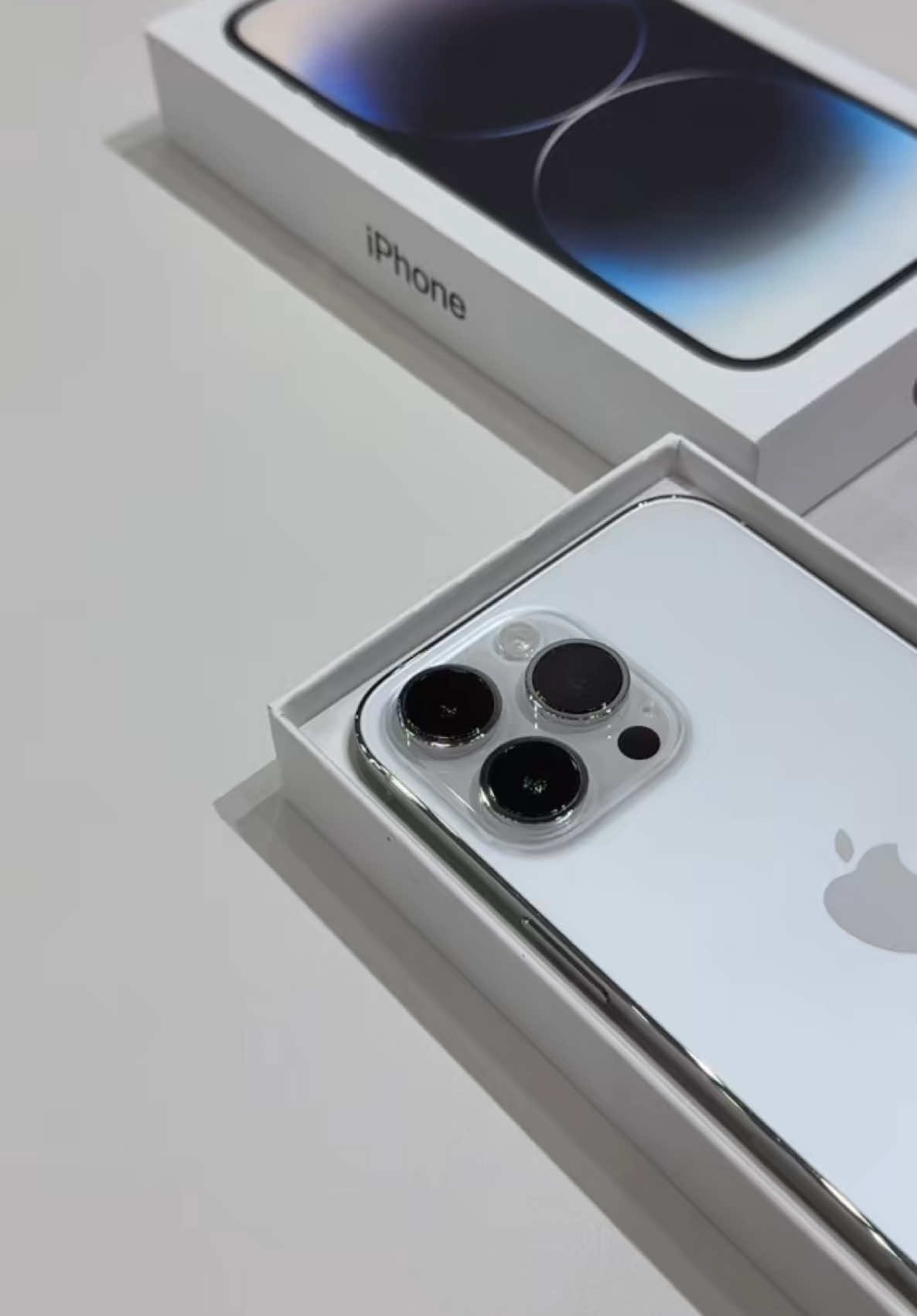Iphone 14Promax - 128GB - Trắng ✨ chỉ từ 17.000.000 . Trả góp chỉ cần đưa trước 500 💸. Phụ kiện & chế độ bảo hành tặng kèm theo máy không phát sinh thêm chi phí #xuhuong #minhhaostore #MinhHaoStore #iPhoneVL 