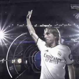 please stay😢🤍. #realmadrid #halamadrid #madridista #lukamodric #modric #modric10 #modric🇭🇷 #لوكا_مودريتش #مودريتش #4u #fyp #explore 