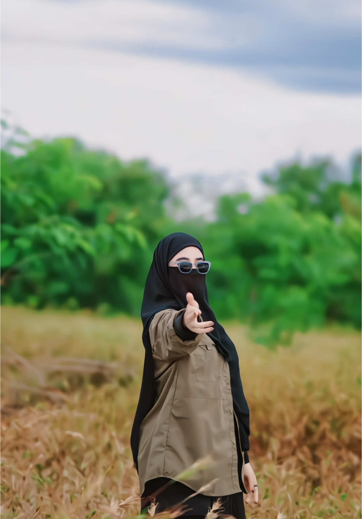 Masi dengan tema kemeja cantik by@Credifox 0fficial store #jacket #gorpcore #credifoxoriginal #credifox #OOTD #Outdoors #explore #style #fyp #fashion #pendakicantik