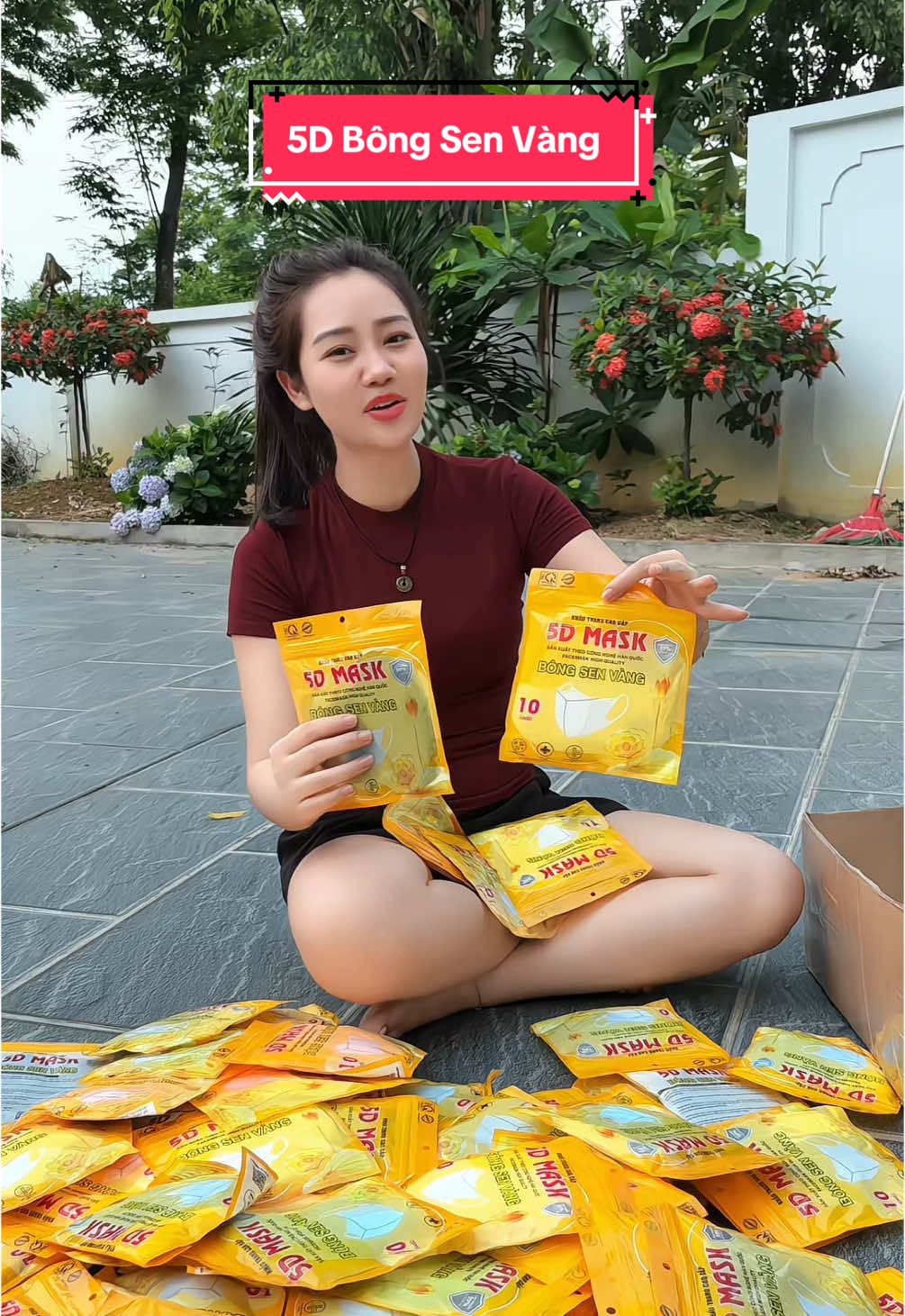 Cả thùng 500 chiếc khẩu trang 5D Bông Sen Vàng được giá hời quá luôn #khautrang #khautrang5d #khautrangchongnang #khautrangchongtiauv #muataitiktokshop 