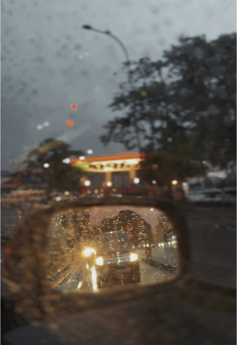 මේක මාරකයක් දෙයියෝ... #valampuri #roadtrip #srilankatiktok #fyp #capcut #foryoupage #LetsGo #cinema #cinematic #wanderlust #travelgram #DailyHustle #WorkMode 