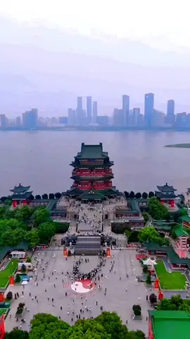 滕王阁打卡 落霞与孤鹜齐飞 秋水共长天一色#滕王阁 #小长假 