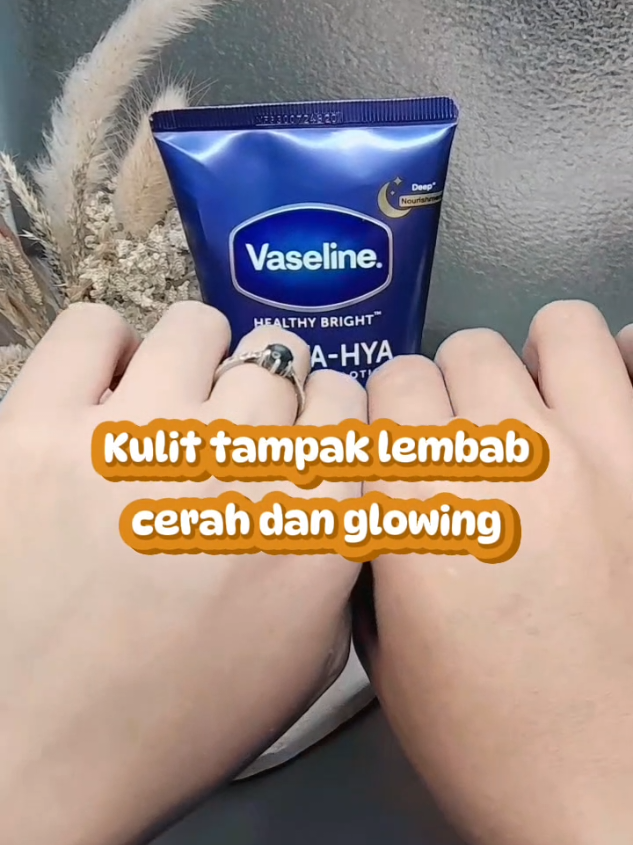 Hasil terlihat dari pemakaian pertama✨️#foryou #vaseline #vaselinenightrepair #kulitcerah #fyppppppppppppppppppppppp 