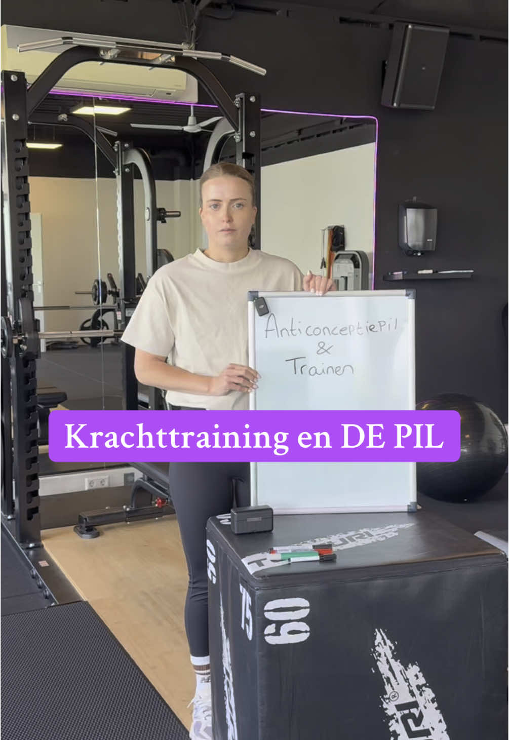 Laat in de comments jouw ervaring met anticonceptie weten, zodat we elkaar kunnen helpen en het bespreekbaar kunnen maken ❤️ Ga nooit zelf doktoren en overleg altijd eerst met een arts, voordat je bepaalde keuzes maakt!  Ieder lichaam is anders en reageert ook anders op anticonceptie.  Ik heb zelf hele negatieve ervaringen met een hormoonspiraal, maar ik hoor ook juist hele positieve verhalen van andere dames hierover.  #anticonceptie #depil #hormonen #hormones #hormoonhuishouding #krachttrainingvoorvrouwen #krachttraining #menstruatie #menstruatiecyclus #vrouwen 