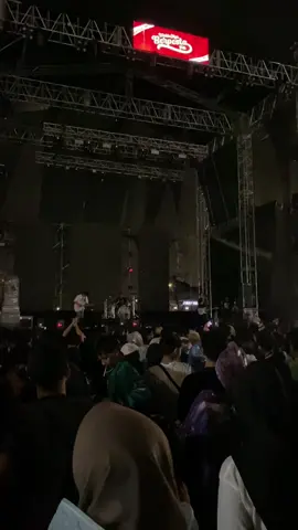 INDAH TAK SEMPURNA 🥹🥹🫂 @STAND HERE ALONE OFFICIAL @Waktunya Berpestaria  #standherealone #indahtaksempurna #konser #sad #aeonmalldeltamas #beranda #fyp #xyzbca #fyppppppppppppppppppppppp 
