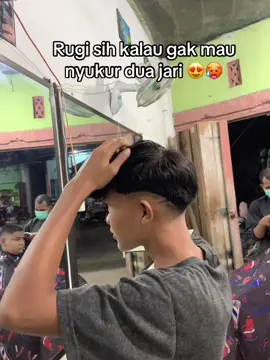 Tambah garis dikit beuhh🥶👊 mampir bg🤩#fadehaircut#2jari#foryoupage 