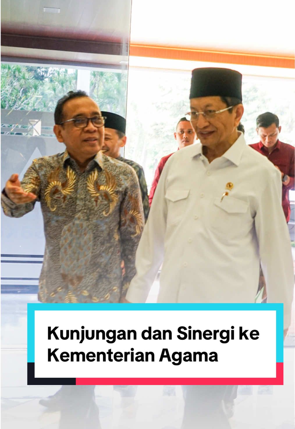 Bertemu dengan Pak Menteri Agama, Prof. Dr. KH. Nasaruddin Umar (@nasaruddin_umar) dalam suasana penuh kehangatan. Kami membahas berbagai upaya penting, antara lain implementasi ecotheology, berteknologi secara bijak, dan transformasi lembaga pendidikan. Selain itu, Pak Menteri Agama juga menyampaikan kerja keras semua pihak untuk meningkatkan kualitas pelayanan ibadah haji, memastikan setiap jemaah berangkat dan kembali dengan aman, sehat, dan mabrur. #KemenkoPMK  #KementerianAgama
