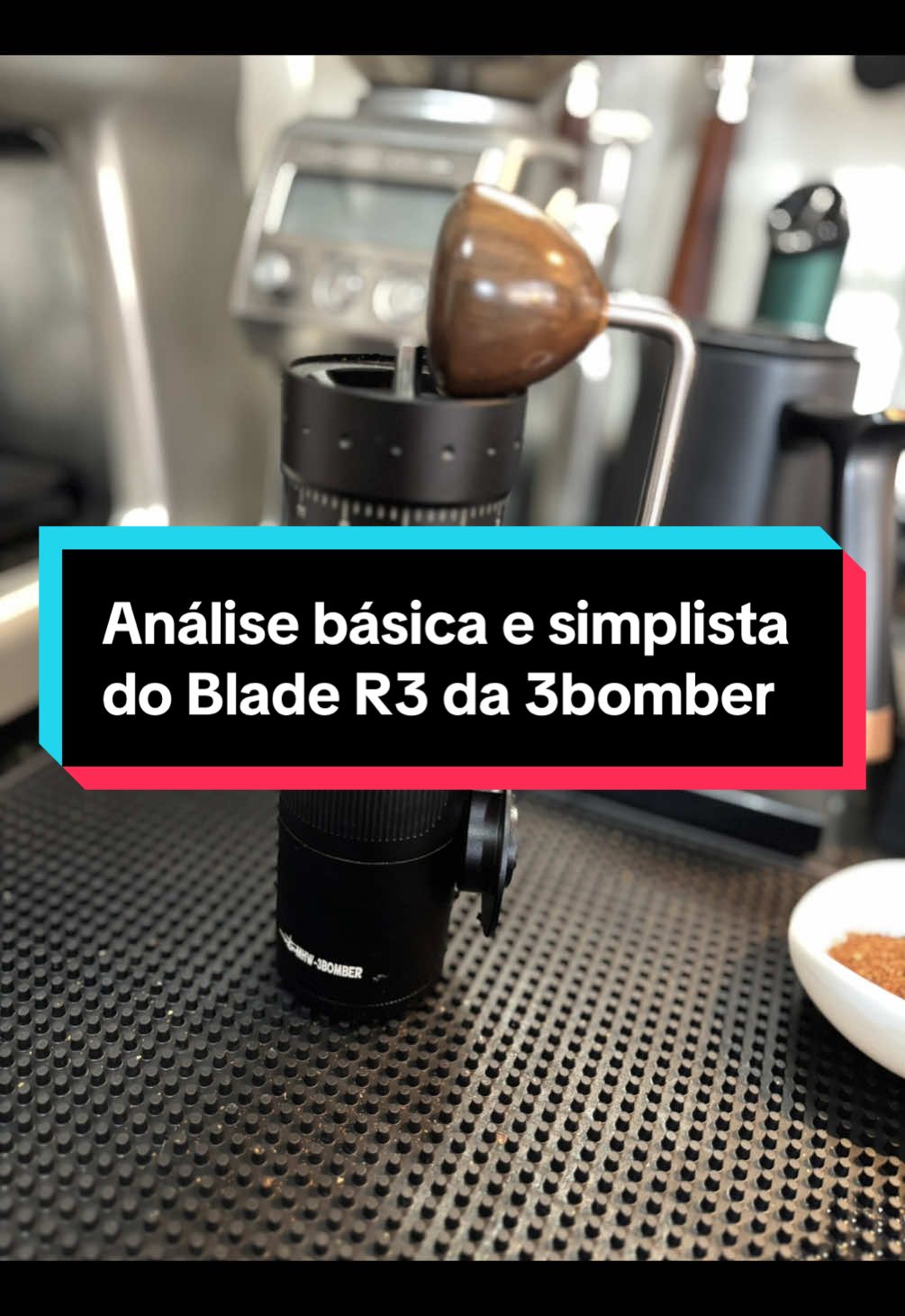 Análise básica e simplista do meu moedor manual Blade R3 da @mhw_3bomber usando há mais de 6 meses. Vou postar o link dele nos stories e deixar nos destaques, qualquer dúvida só perguntar 🥰 #moedormanual #blader3 #blader3grinder #3bomber @AliExpress @MHW-3BOMBER 