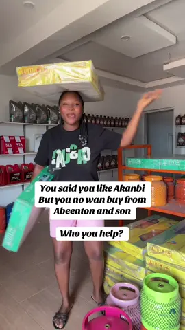 Manager doing her job 💯💯