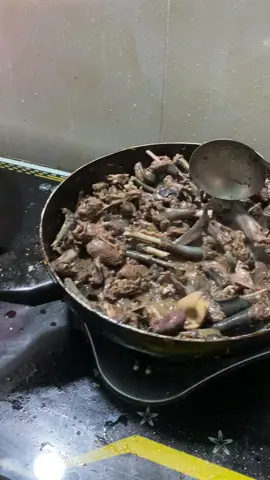 Đc ông a gọi xuống ăn thịt cò mà lại pai vào bếp nấu mới đc ăn😃