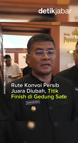 BEWARA WARGI JABAR, RUTE KONVOI PERSIB DIUBAH‼️ Rencana rute konvoi kemenangan Persib Bandung resmi mengalami perubahan. Jika sebelumnya arak-arakan dijadwalkan mulai dari Gedung Sate menuju Stadion GBLA, kini rutenya digeser. Kepastian itu disepakati dalam rapat kordinasi pawai juara Persib yang dipimpin Wakil Gubernur Jawa Barat, Erwan Setiawan dan PT Persib Bandung Bermartabat (PBB) di Gedung Sate, Kota Bandung, Kamis (8/5/2025) sore. 