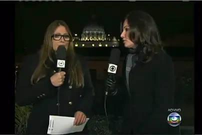 No Conclave de 2013, Ilze Scamparini já tinha uma postura mais séria, mais fechada e sem sorrisos ao lado de Patrícia Poeta, que foi enviada a Roma para participar ao vivo do #JornalNacional.    #TVGlobo #Globo